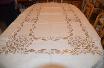 (#83) Vintage Tablecloth Matching Napkins (12) Like New