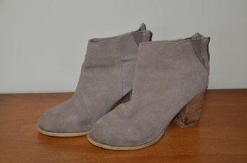 (DK) Ankel Beige Sued Boot Shoes Size 7