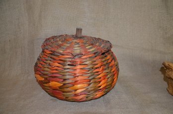 (#99) Hand Weave Round Basket With Lid Cover 11' Round