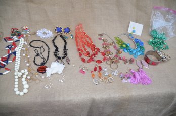 (#98) Assorted Costume Jewelry Necklaces And Earrings