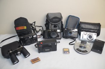 (#118) Assorted Lot Of Vintage Pocket Film Cameras ~ Kodak Digital Camera