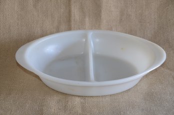 (#135) Vintage White Glasbake Oval Divided Vegetable Casserole J-239 USA 10x8 Inside