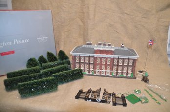 (#95) Department 56 KENSINGTON PALACE And ACCESSORIES 1998 Dickens Village Series