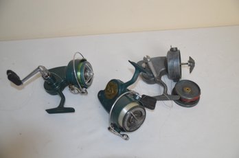 (#4) Lot Of 3 Italy Erie Fishing Reels AG318 And 3C341 And Alcedo R7096