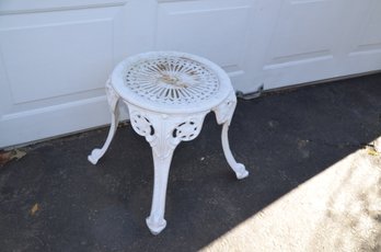 (#70) Cast Aluminum Round Outdoor Side Table 16'