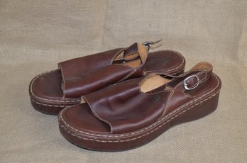 (#180) Women Born Brown Leather Shoes Size 10 Gently Used