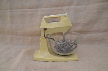 (#209) Vintage Sunbeam Electric Mixer 12 Speed ( Not Tested ) Light Weight