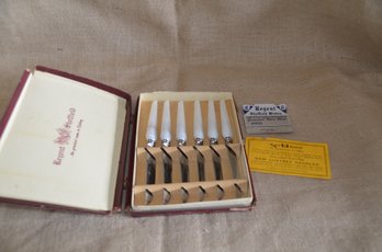(#93) Vintage Lustrex Handled Regent Sheffield Steak Knives Set Of 6