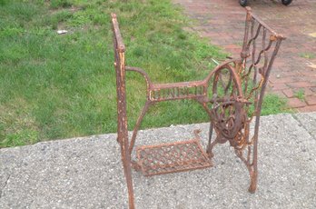 (#54) Vintage Wrought Iron Singer Sewing Machine Base