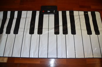(#50) FAO Schwartz Floor Mat Player Piano Model 1324410 - Works