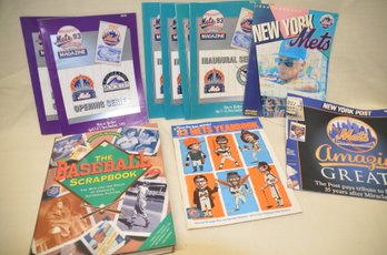 443) New York Mets Booklet ( 9 Of Them ) And Poster