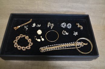 (#125) Vintage Costume Jewelry Bracelets, Earrings