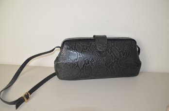 (#302) Vintage Black Leather Handbag Carole M. Studio Italy Magnetic Snap - Hardly Used