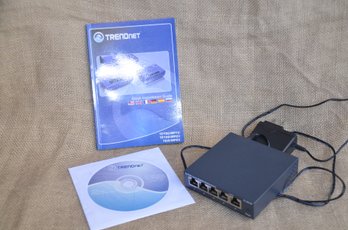 (#24) Trendnet Tplink 5 Port Gigabit Desktop Switch Model TLSG105 Booklet And Disc