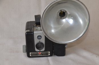 82) Vintage Brownie Kodak Hawkeye Camera Flash Model