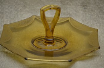 224) Vintage Art Deco Pressed Amber Depression Glass Center Handle Sandwich Serving Tray Gold Decoration 11'