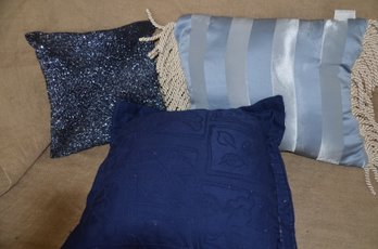 (#95) Decorative Pillows Shades Of Blue / Navy