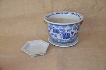 (#153) Blue And White Planters With Saucer