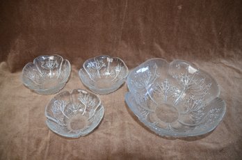 (#30) Vintage Glass Salad Bowl Set - 4 Pieces