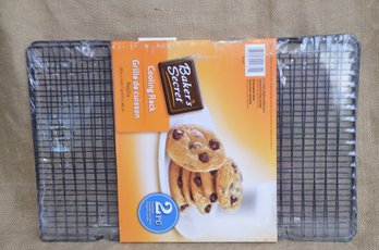 (#45) NEW Bakers Secret Cooling Rack 2 Piece Set 16x10