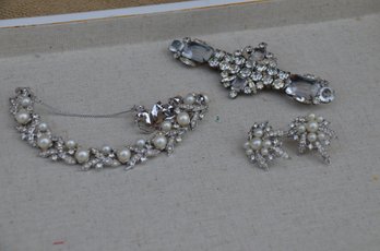 (#136) Vintage Rhinestone Costume Jewelry Bracelet And Pin