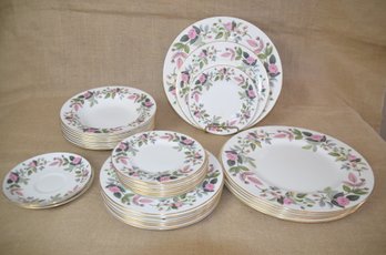 (#61) Wedgwood HATHAWAY ROSE Dinnerware Set - Set Of 29 Pieces - Quantity In Details