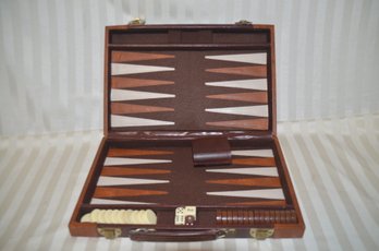 (#159) Backgammon Game In Case (15 Brown  10 White)