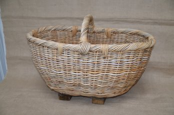(#17) Wicker Basket With Wooden Block Stand