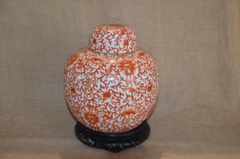 37) Porcelain Chinese Ginger Jar Iron Red Lotus Scrolls Vase And Cover Wooden Base Stand 9.5'H