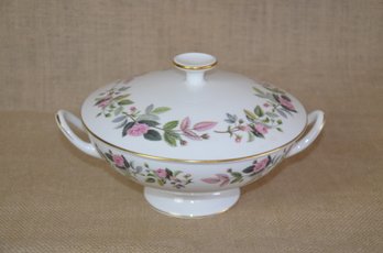 (#63) Wedgwood Hathaway Rose COVERED CASSEROLE VEGETABLE 6.5'H