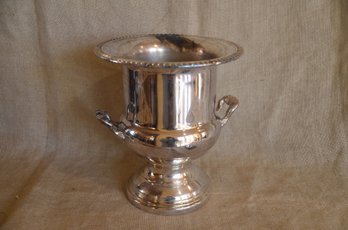 197) William A. Rogers By Oneida Ltd. Silver Plate Trophy Cup Wine Champagne Chiller Ice Bucket 10x9