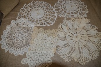 (#115) Vintage Crocheted Lace Round Dollies