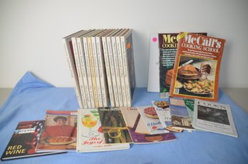 (#319) Assorted Lot Of Cookbooks ~ Magazines ~ Women's Day Encyclopedia Cookery