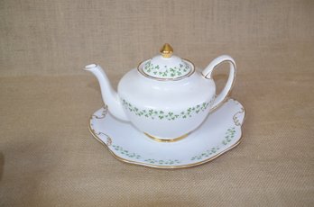 (#72) Vintage Tea Pot With Plate ROYAL TARA Ireland Shamrock Fine Bone China