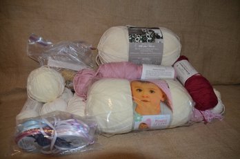 (#193) Assorted Knitting Yarn
