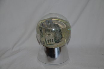(#149) Musical Snow Globe NY City With Twin Towers ( Music Not Working)