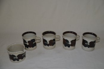 70) Vintage Arabia Finland Ruija Set Of 4 Coffee Mugs And 1 Creamer