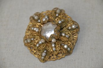 (#522) Beautiful Unique Brooch Vintage Miriam Haskell Gilt Filigree Pearl Pin Signed 2'