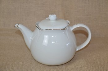 (#103) Regal Manor Fine China Teapot Robinson Design Group 1989 Japan 6.5'H