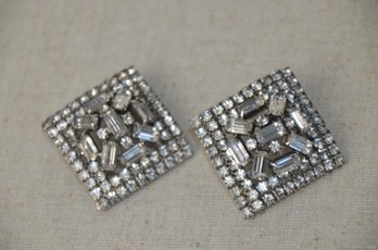 (#526) Vintage Rhinestone Clip Earrings