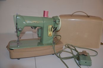(#2) Vintage Singer Sewing Machine R.F.J.88 - Works