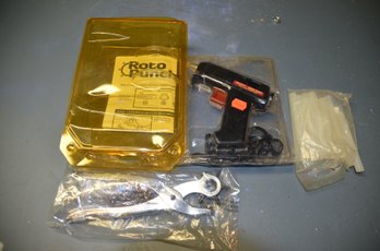 (#344) Glue Gun With Glue Sticks AND Roto Punch Tool