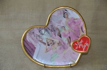 (#92) 50th Anniv.  LUCY GETS IN PICTURES I Love Lucy Ceramic Heart Shape Plate #658 Episode #116