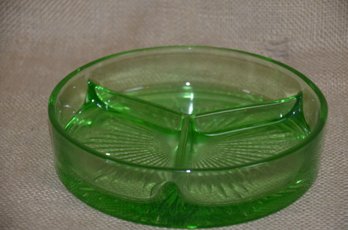 71) Green Depression Glass 3 Section Divided Bowl Dish 6.5'
