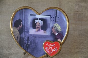 (#93)  50th Anniv. THE FREEZER I Love Lucy 8' Ceramic Heart Shape Plate #1119 Episode #29