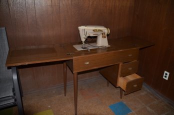 206) Vintage Electric Singer Sewing Machine In Cabinet
