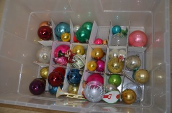 (#195) Box Of Assorted Ornament Bulbs