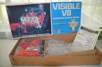 (#38) Vintage Revell Visible V8 Operating Engine Model 100 Moving Parts 1/4 Scale