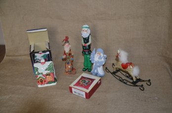 (#204) Assorted Christmas Tree Ornaments And Decorative