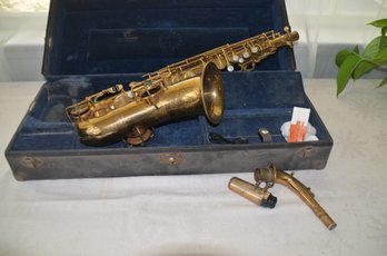 (#40) Vintage Brass Saxophone Indiana Band Institution Elkhart 24' In Case